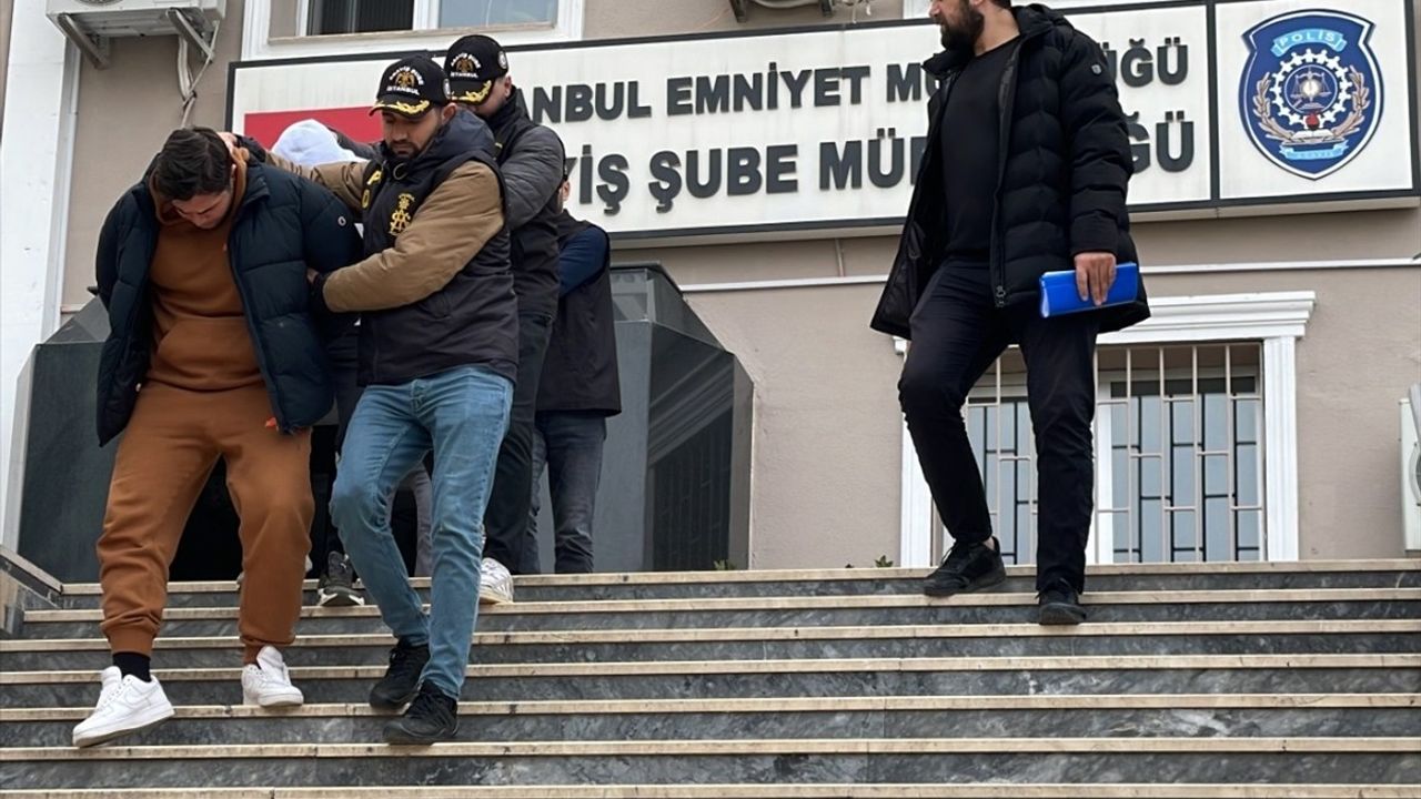 İstanbul'da Dolandırıcılık Operasyonu: 5 Zanlı Tutuklandı