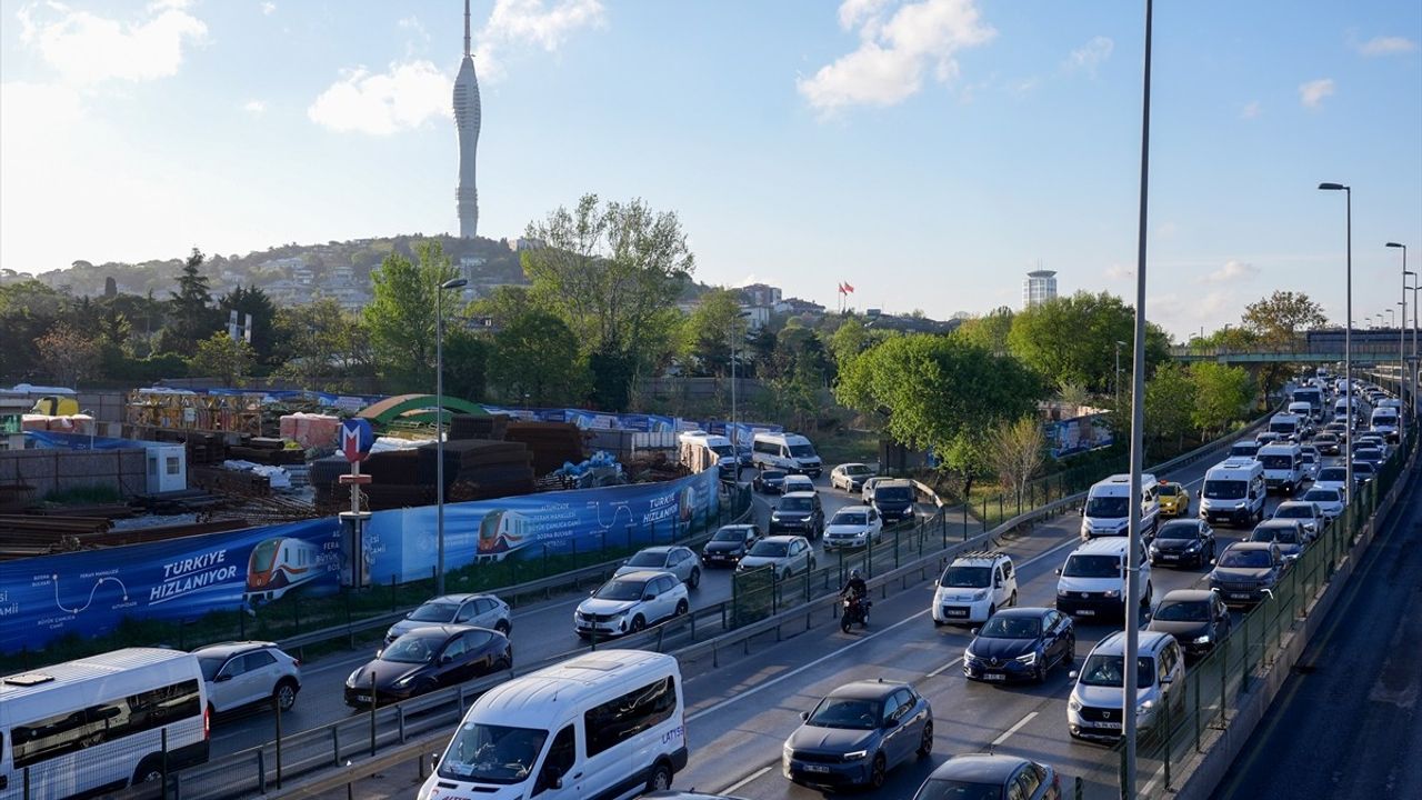 İstanbul'da Haftanın İlk İş Gününde Trafik Yoğunluğu