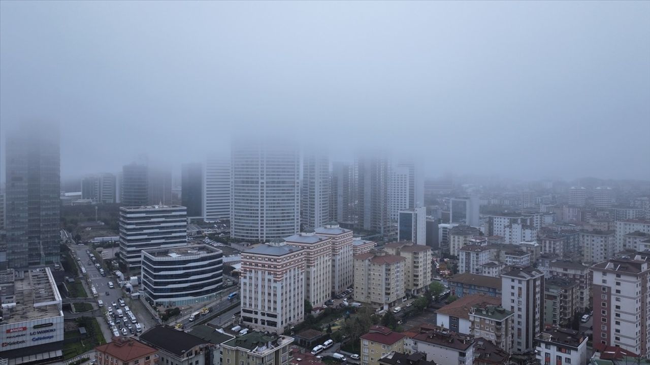 İstanbul'da Sabah Sis Etkili Oldu