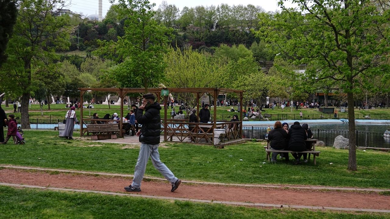 İstanbul'daki Millet Bahçeleri, Deprem Sonrası Toplanma Alanı Oldu