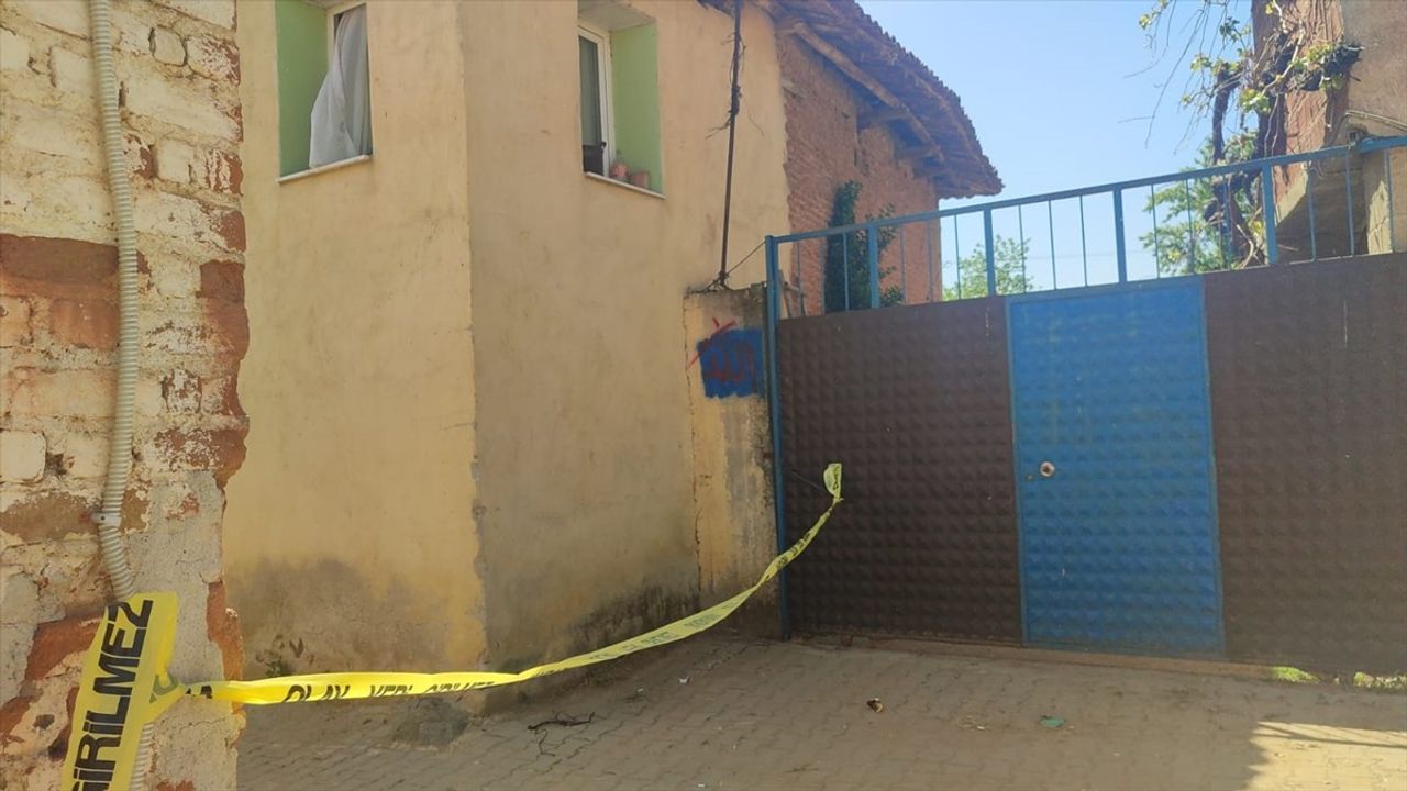 İzmir'de Arazi Anlaşmazlığı Sonrası Baba, Oğlunu Vurarak Öldürdü