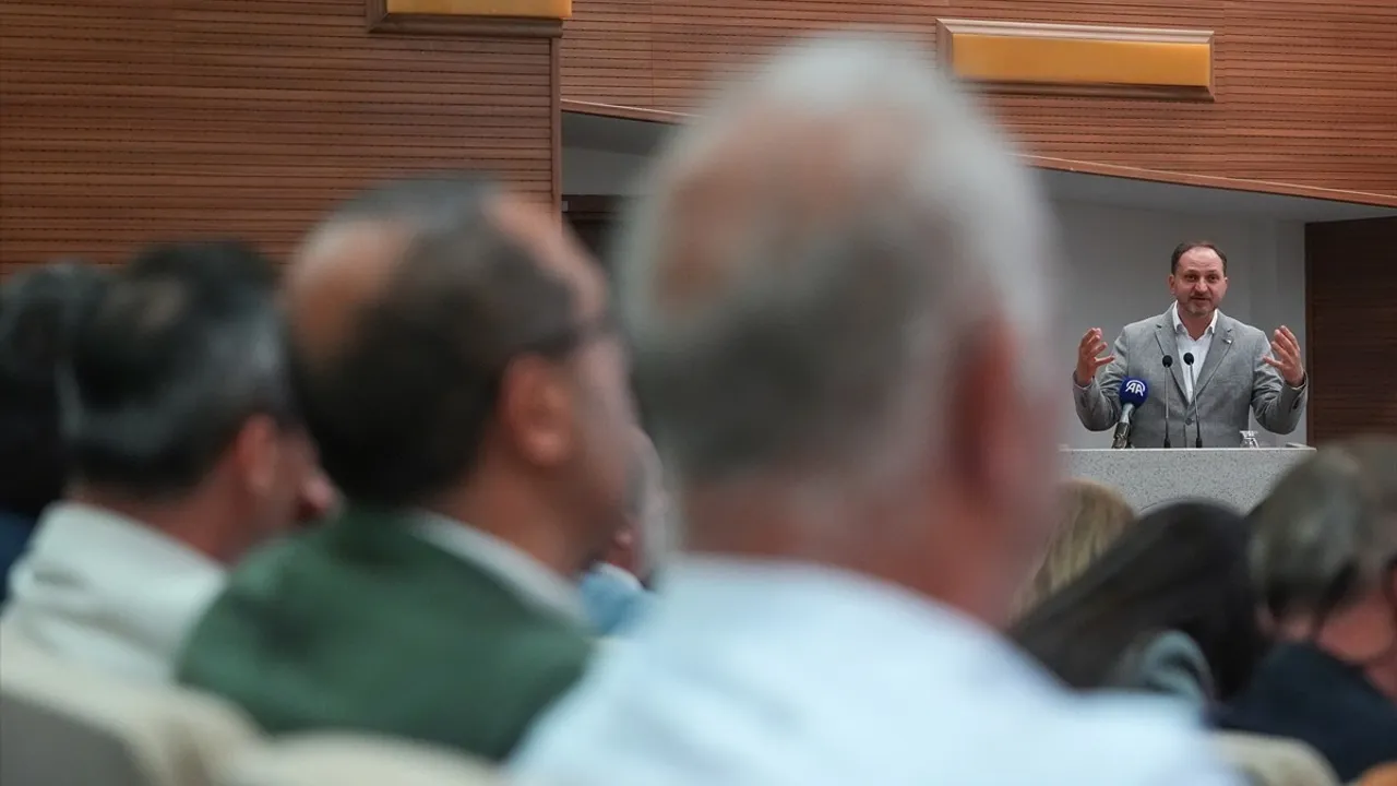 İzmir'de Bağımlılıkla Mücadele Seminerleri Düzenlendi