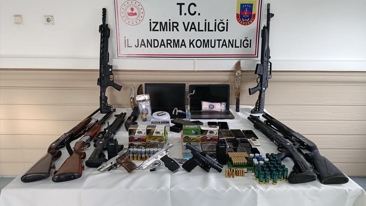 İzmir'de Organize Suç Örgütüne Yönelik Operasyonda 6 Şüpheli Gözaltına Alındı