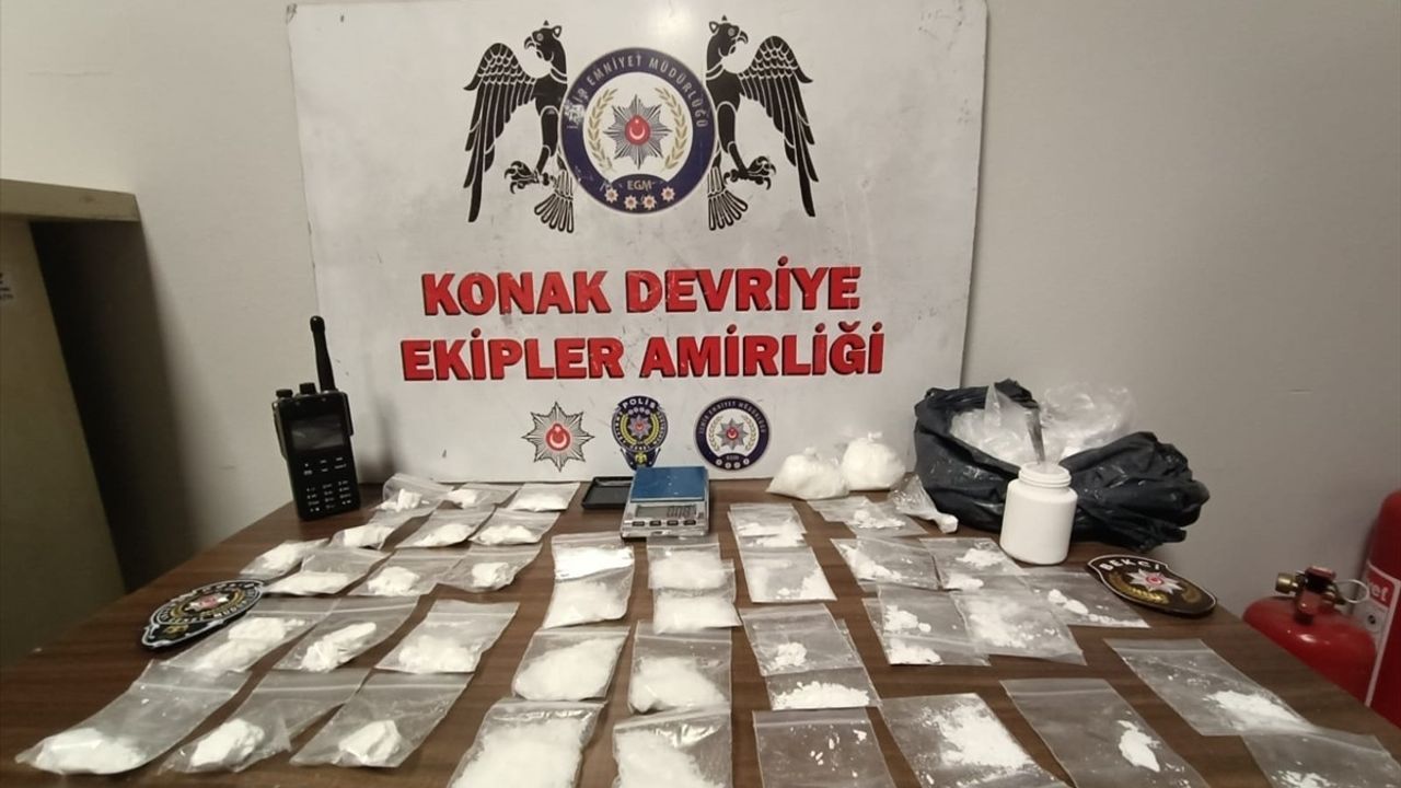 İzmir'de Uyuşturucu Operasyonunda İki Şüpheli Tutuklandı