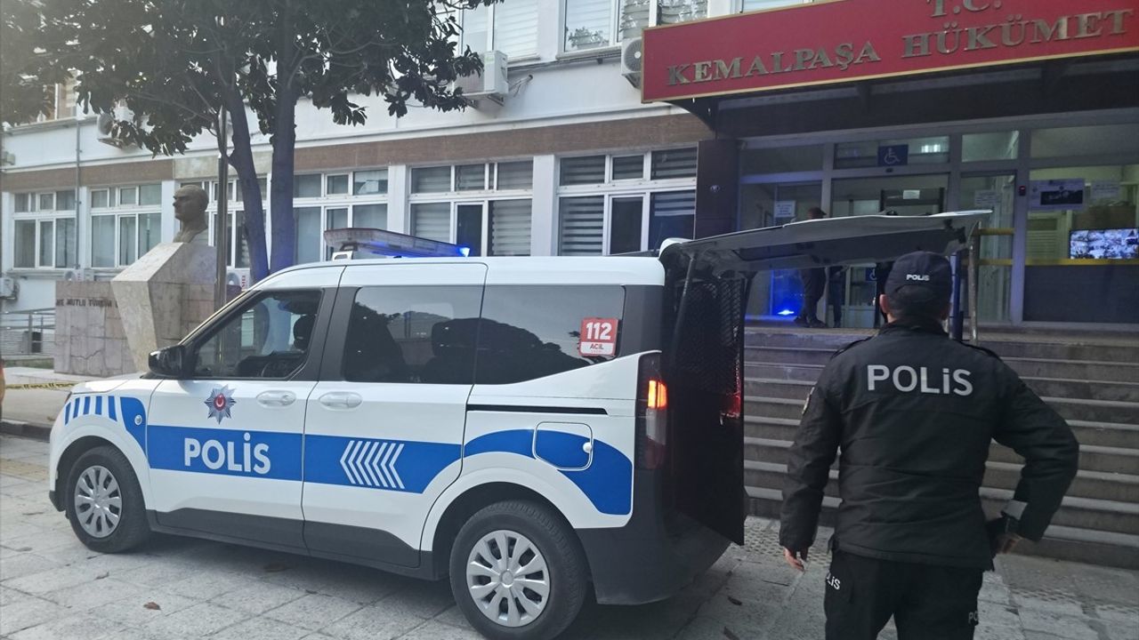 İzmir Kemalpaşa Belediyesine yönelik operasyonda 2 tutuklama