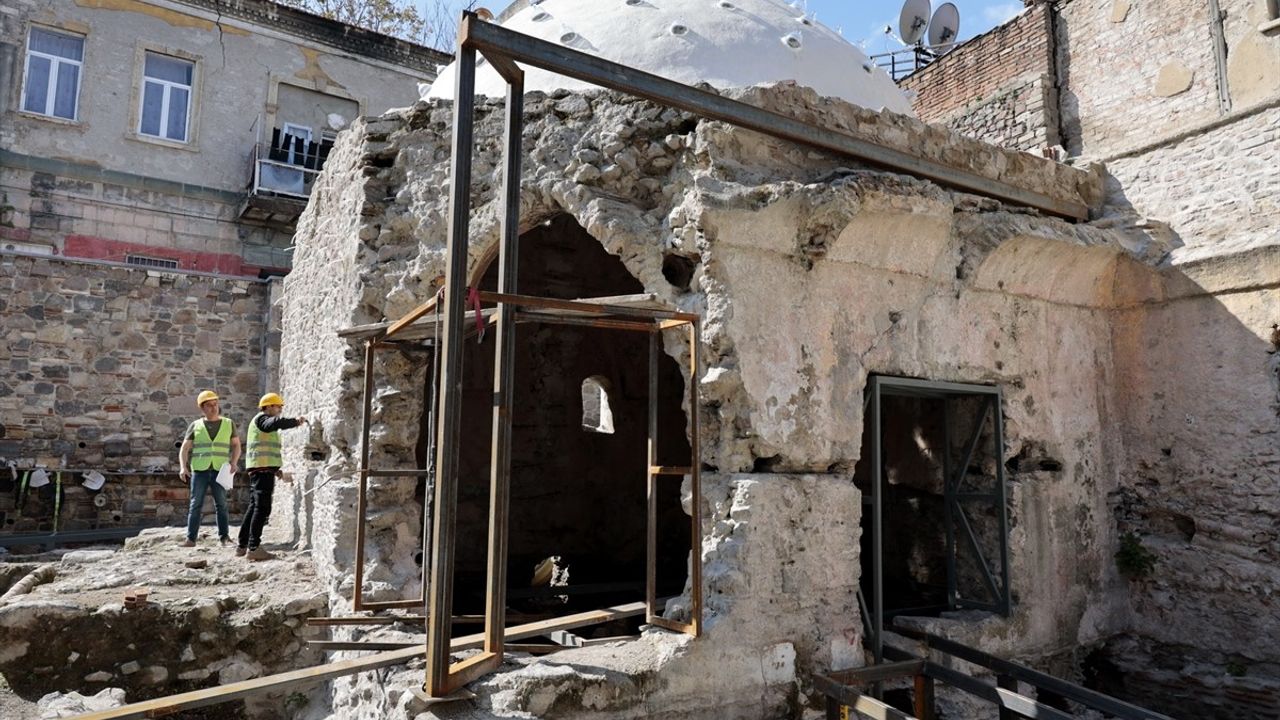 İzmir Kıllıoğlu Hamamı'nın Restorasyonu Yeniden Başladı