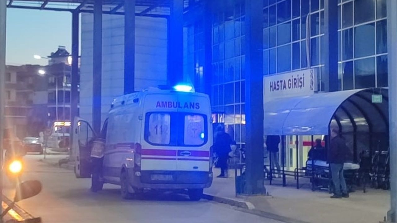 İzmir Ödemiş'te Bıçaklı Kavga: Bir Kişi Ağır Yaralandı