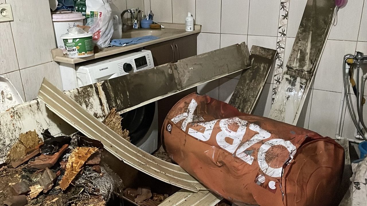 İzmir ve Aydın'da Etkili Fırtına ve Sağanak Yağış