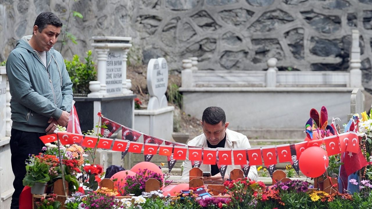 Kadıköy'de Bıçaklı Saldırı Sonucu Hayatını Kaybeden Mattia Ahmet Minguzzi Doğum Gününde Anıldı