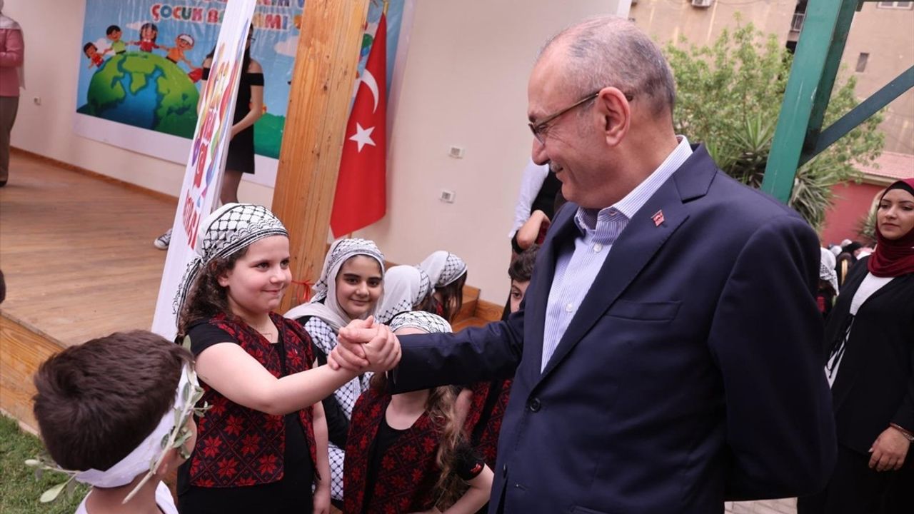 Kahire'de 23 Nisan Ulusal Egemenlik ve Çocuk Bayramı, Filistinli Çocuklarla Kutlandı