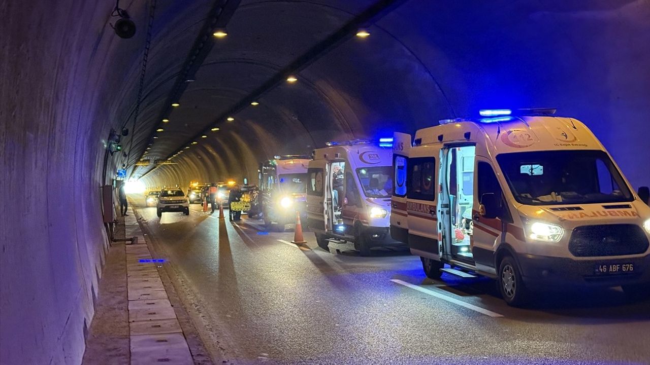 Kahramanmaraş'ta Tünel Kazasında 7 Kişi Yaralandı