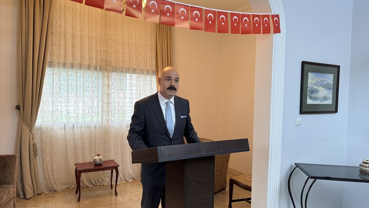 Kamerun'da 23 Nisan Ulusal Egemenlik ve Çocuk Bayramı Coşkusu