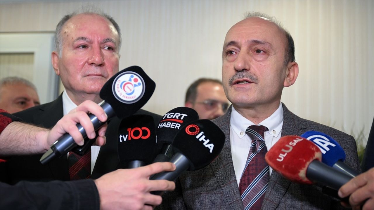 Kamu İşçileri İçin Toplu İş Sözleşmesi Görüşmeleri Başladı