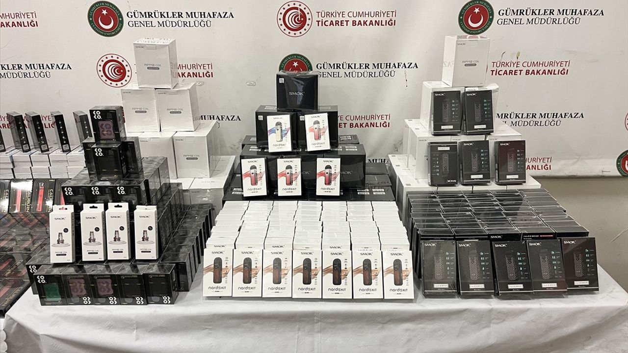 Kapıkule'de Tırda 46 Bin 761 Elektronik Sigara ve 463 Kilo Yasaklı Kimyasal Madde Ele Geçirildi