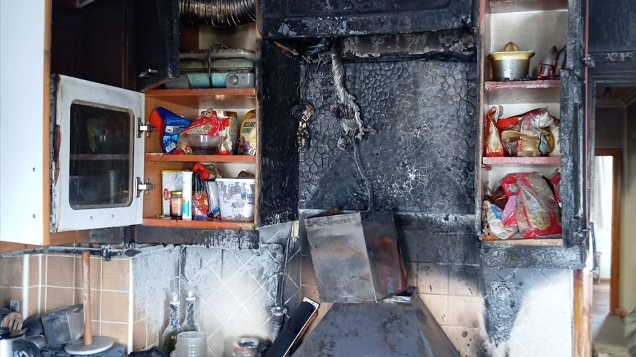 Karabük'te Apartman Dairesinde Yangın: 4 Kişi Dumandan Etkilendi