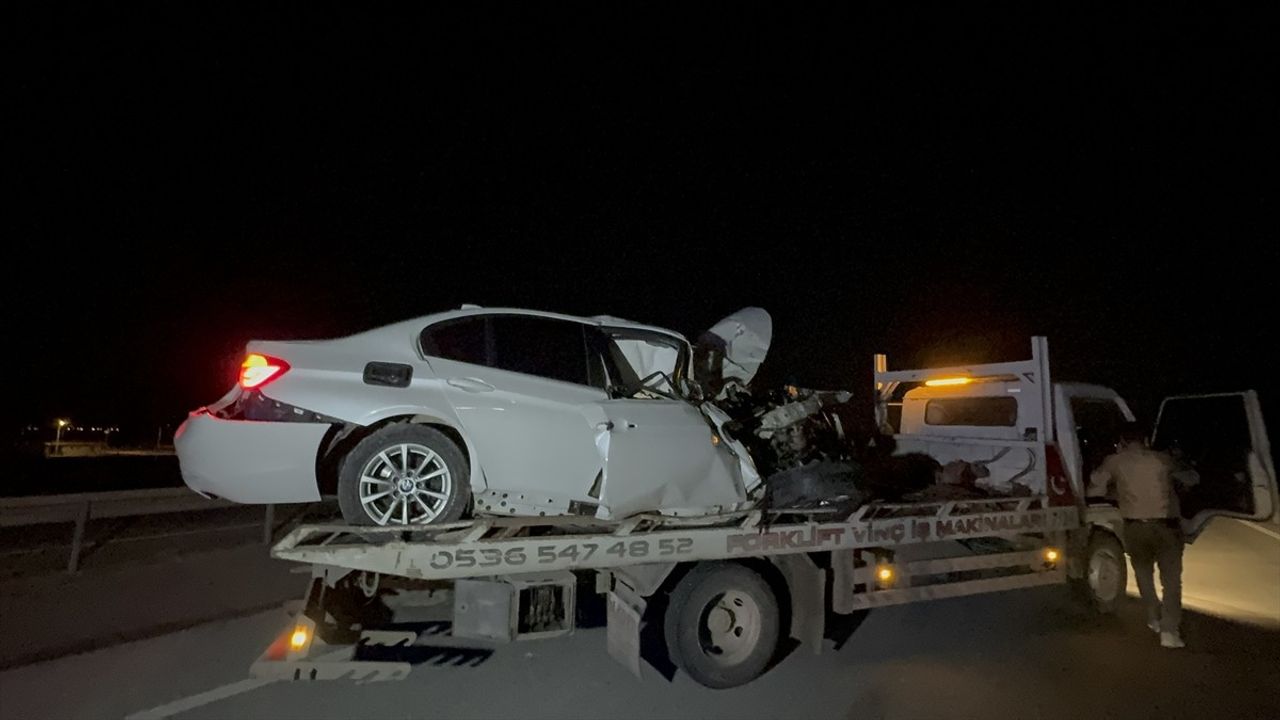 Karaman'da Cip ile Otomobil Çarpıştı: 1 Ölü, 2 Yaralı