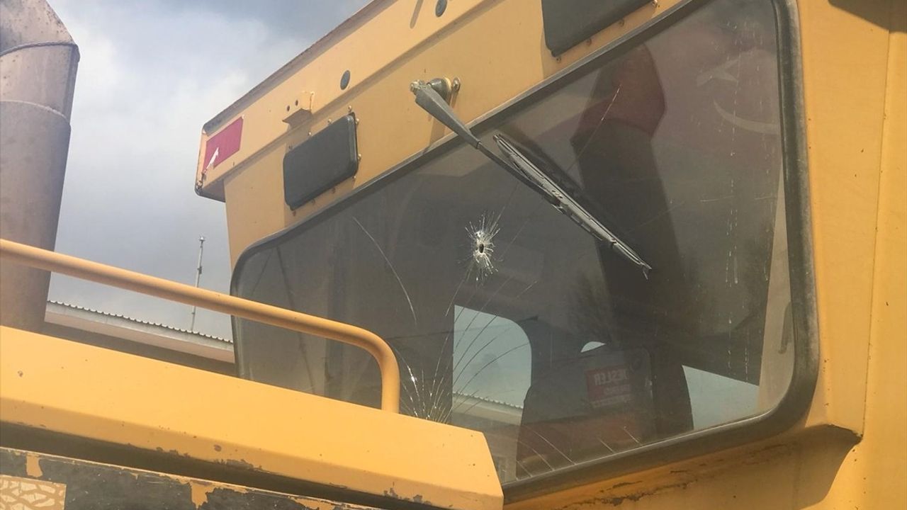 Kars'ta Çıkan Silahlı Kavga: Greyder Operatörü Ağır Yaralandı