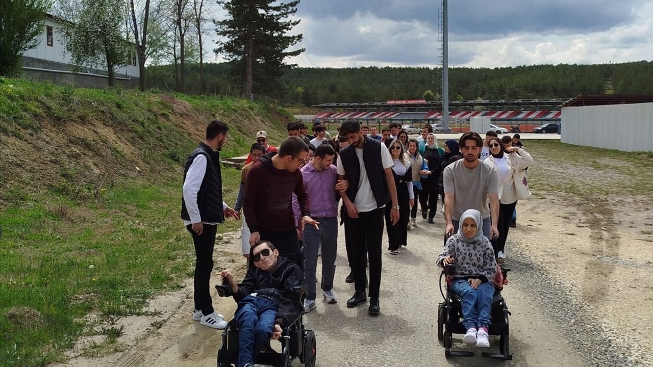 Kastamonu Üniversitesi'nde Öğrenciler, Engelli Bireylerle Bir Araya Geldi