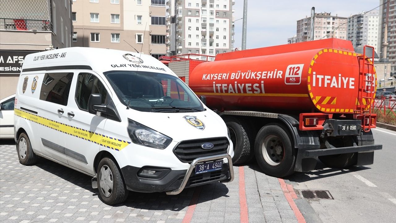 Kayseri'de Apartman Dairesinde Yangın Kontrol Altına Alındı