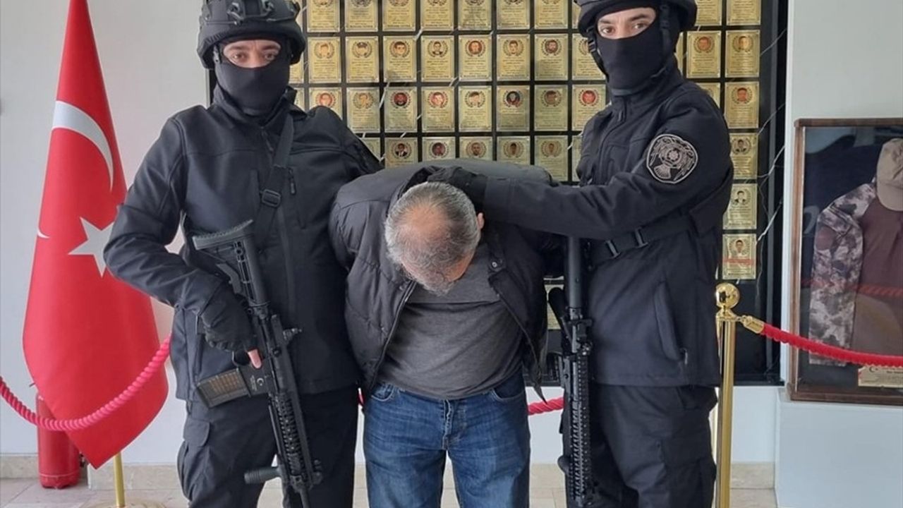 Kayseri'de Firari FETÖ Hükümlüsü Eski Öğretim Üyesi Yakalandı