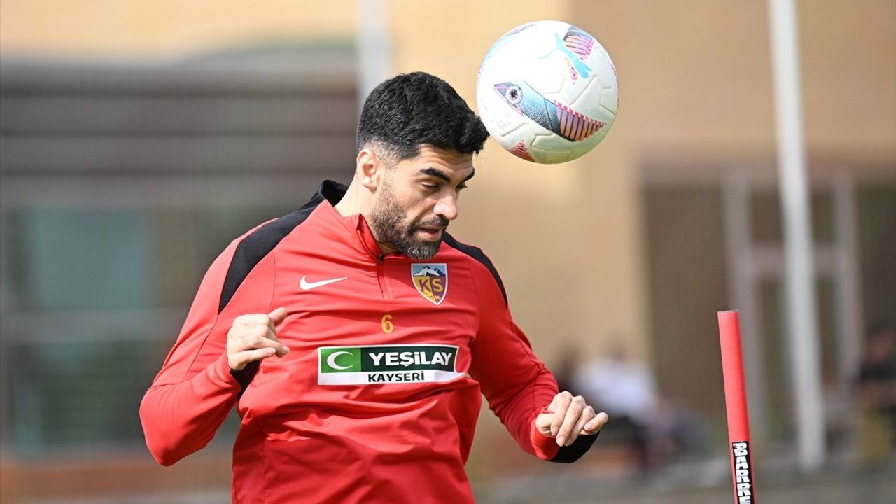 Kayserispor Teknik Direktörü Jakirovic'ten 'Mücadeleye Devam' Çağrısı