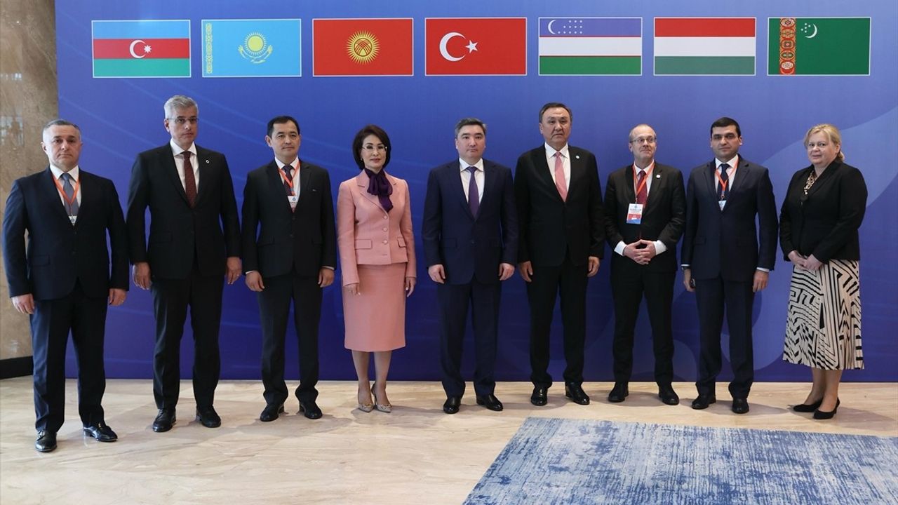 Kazakistan Başbakanı Oljas Bektenov, TDT Üyesi Ülkelerin Sağlık Bakanlarıyla Görüştü