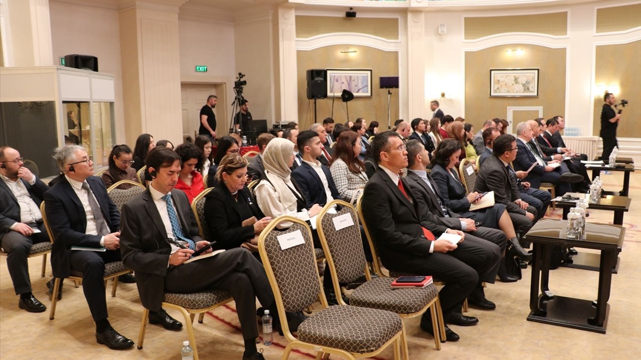 Kazakistan'da 'Daha Adil Bir Dünya Mümkün' Paneli Gerçekleştirildi