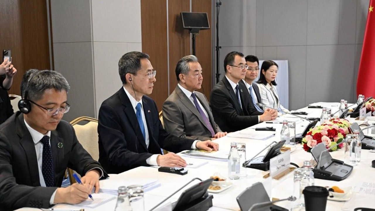 Kazakistan ve Çin Stratejik Diyalog Toplantısı Almatı'da Gerçekleştirildi