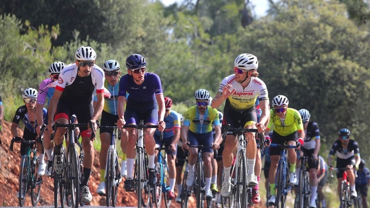 Kemer'de Akra Gran Fondo Bisiklet Yarışları Gerçekleştirildi