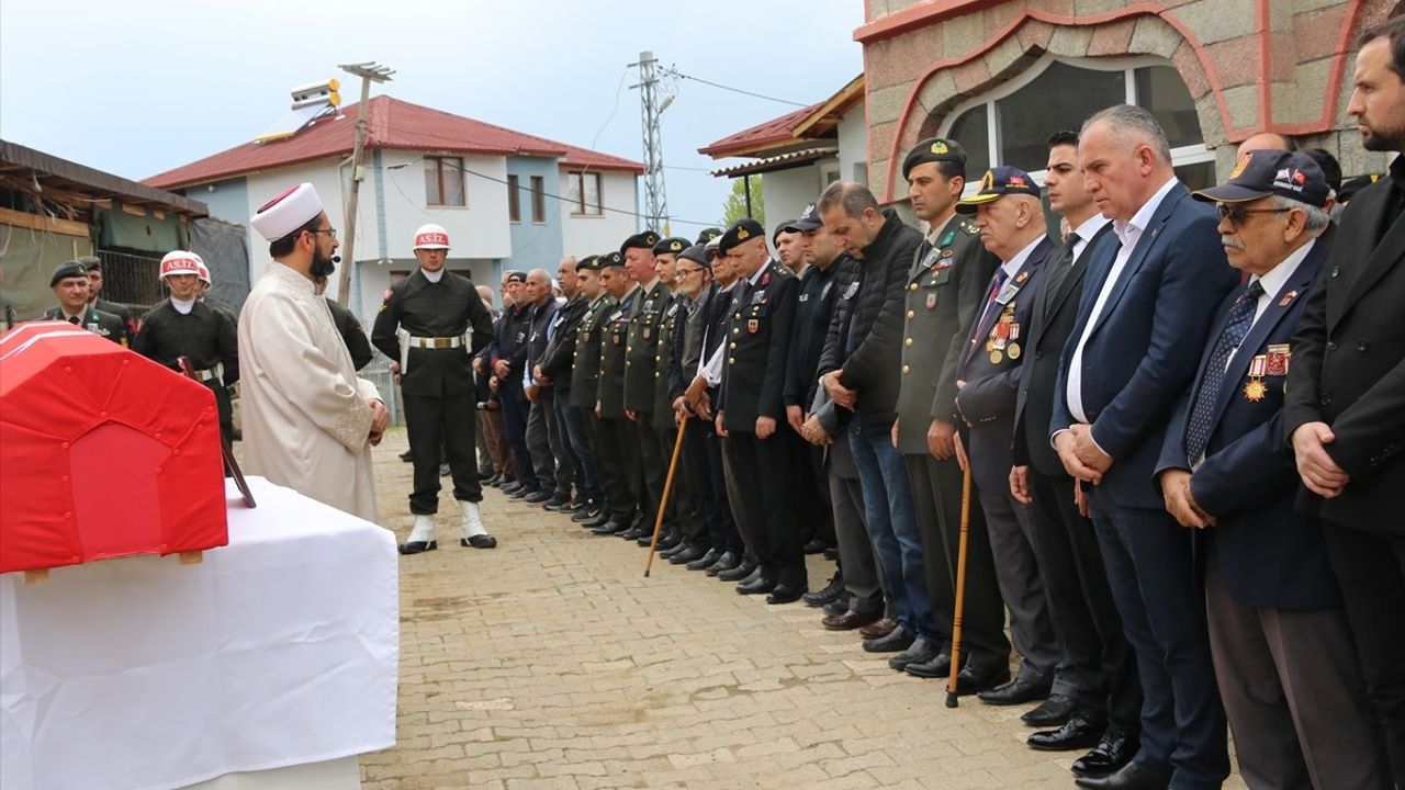Kıbrıs Gazisi Niyazi Ceylan, Amasya'da Son Yolculuğuna Uğurlandı