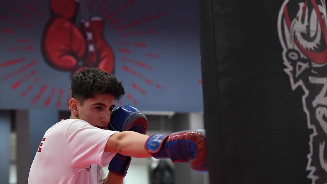 Kick Boks tutkunu oto tamircisi Tamer Kurt, milli formayı hedefliyor