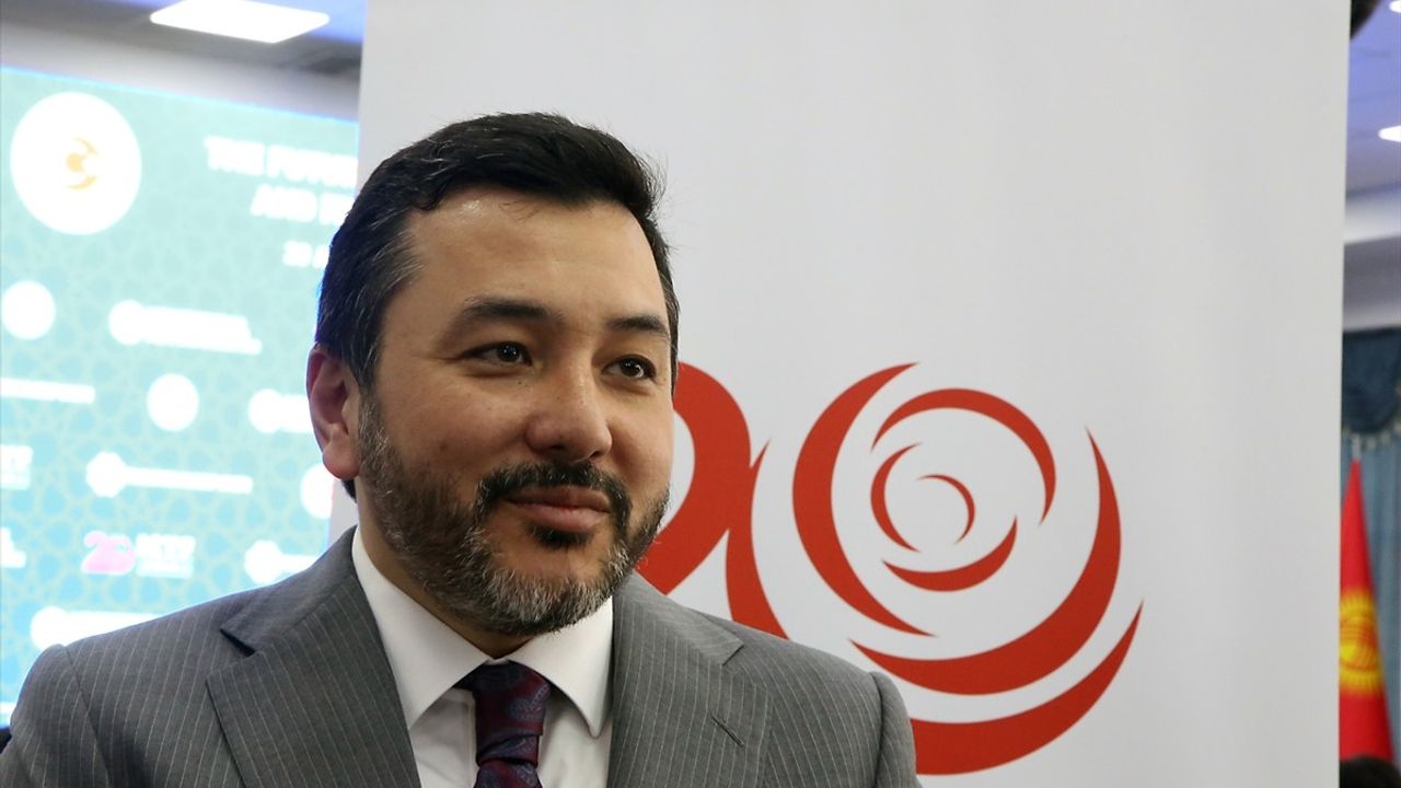 Kırgızistan'da Türk Dünyasının Geleceği ve Gençlik Konferansı Düzenlendi