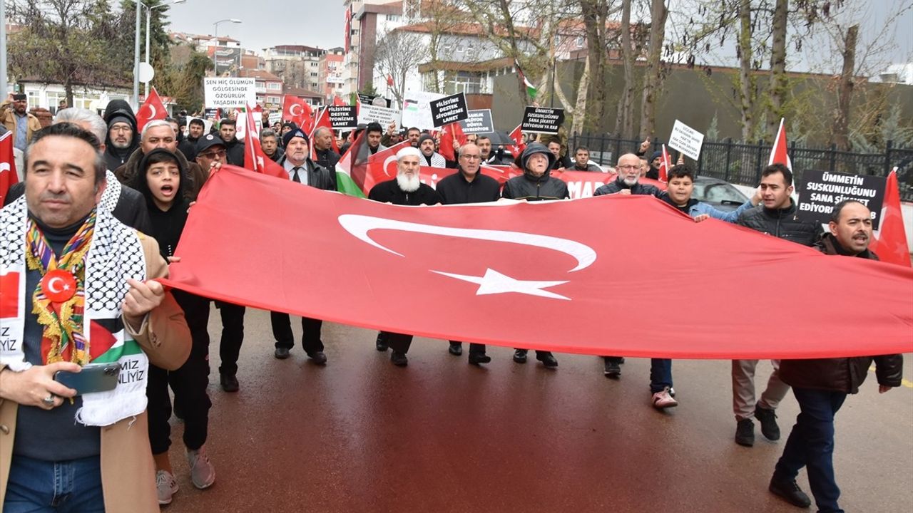 Kırıkkale'de Gazze'ye Destek Yürüyüşü Düzenlendi