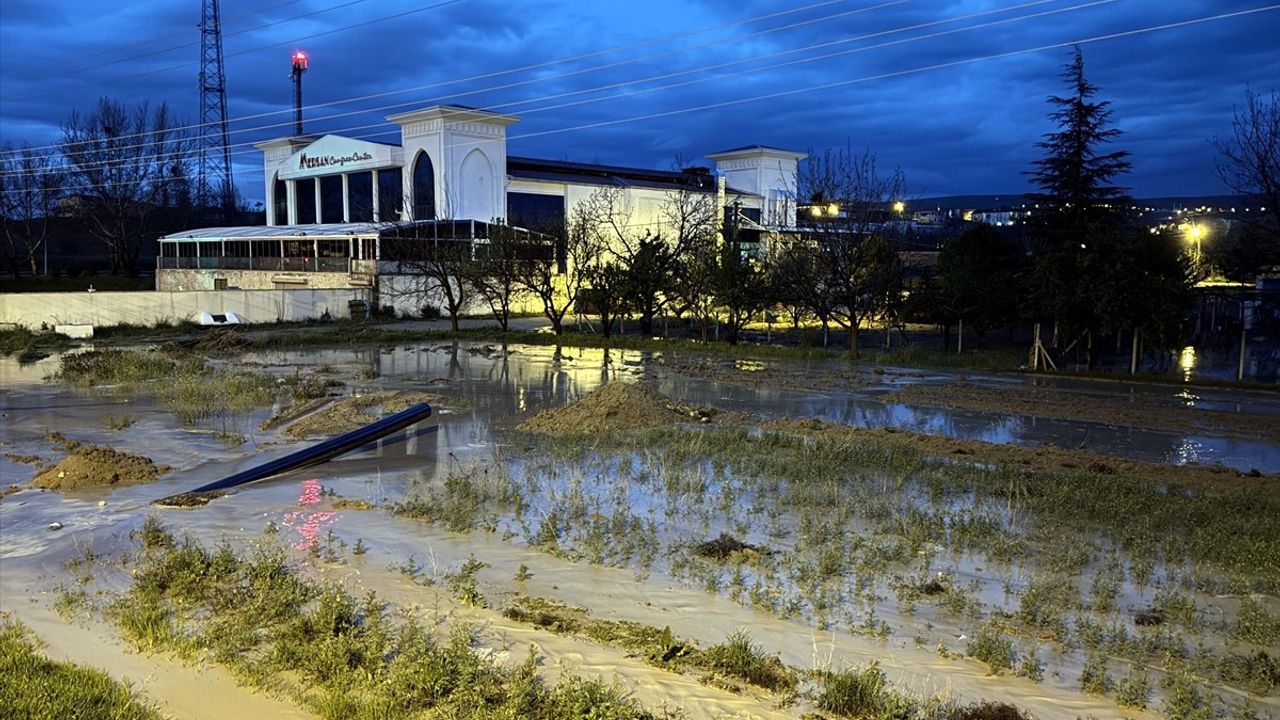 Kırıkkale'de Sağanak Yağışlar Su Baskınlarına Neden Oldu