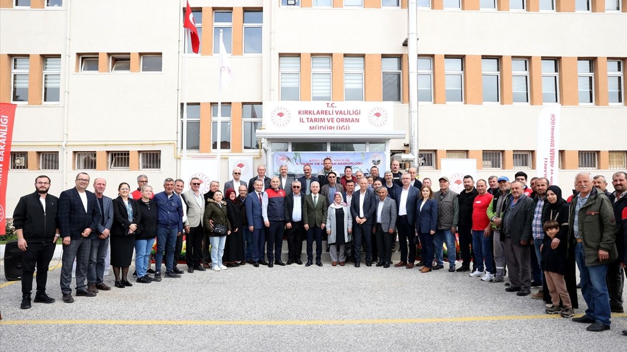 Kırklareli'nde Çiftçilere Kuraklığa Dayanıklı Sorgum Otu Tohumu Dağıtıldı