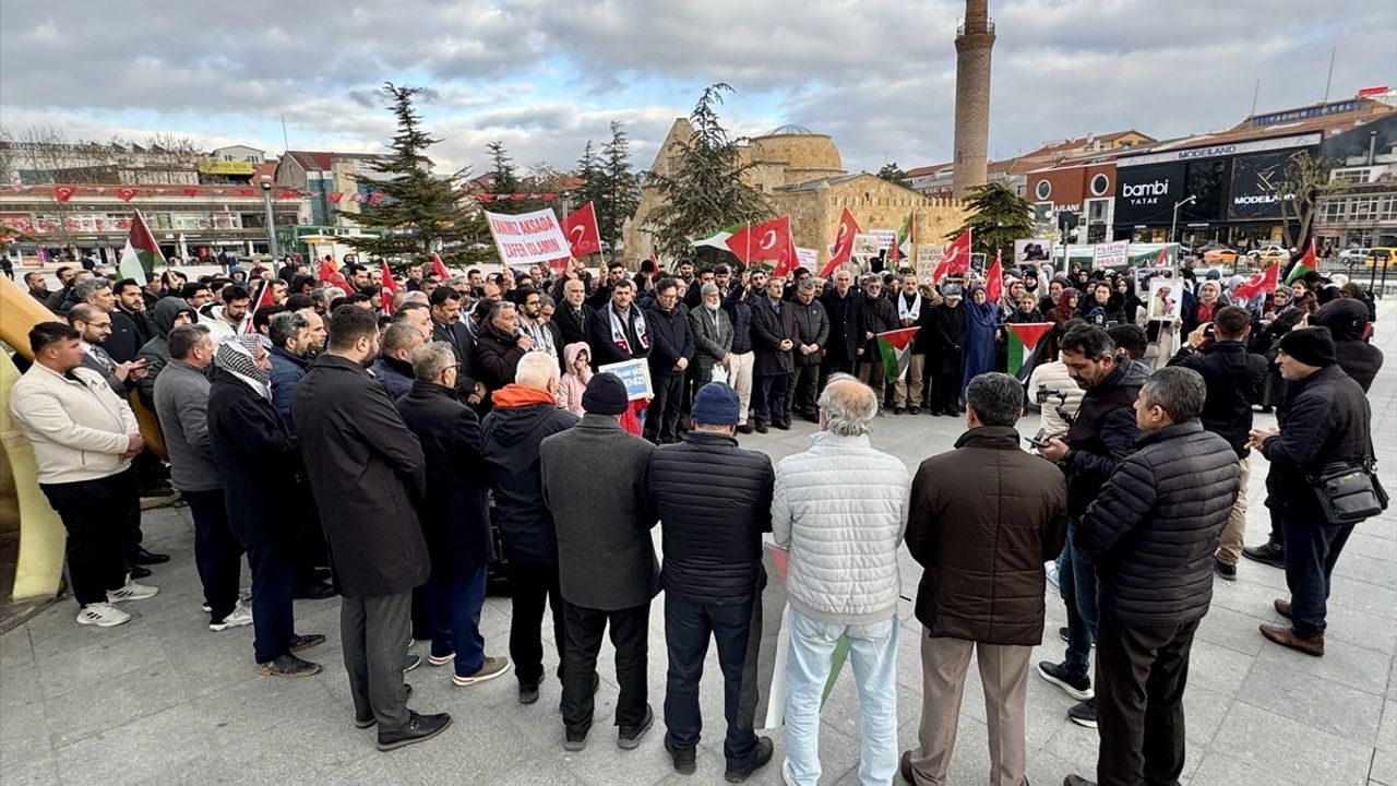Kırşehir'de İsrail'in Gazze'ye Yönelik Saldırıları Protesto Edildi