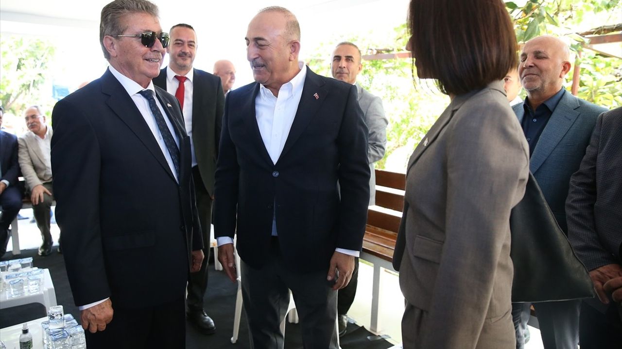 KKTC Başbakanı Üstel, Eski Dışişleri Bakanı Çavuşoğlu'na Taziye Ziyareti Gerçekleştirdi