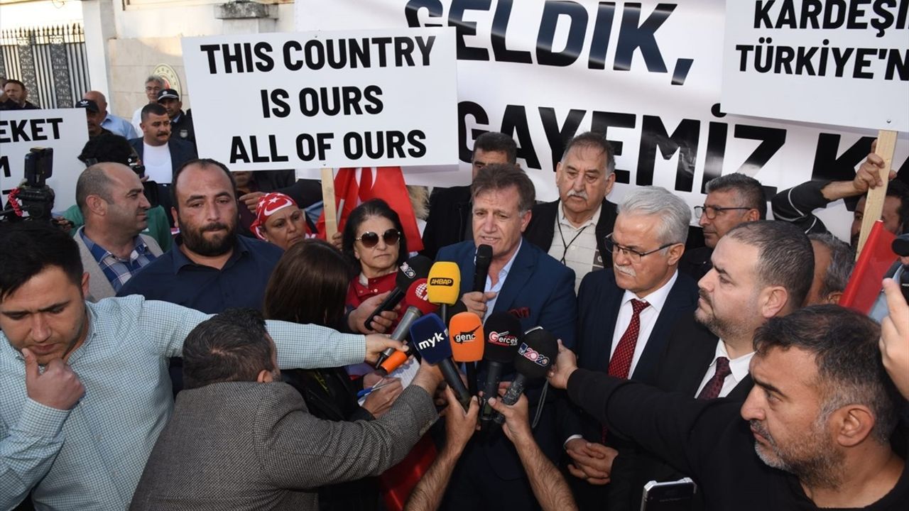 KKTC'de 'Anavatana Saygı, Vefa'ya Çağrı Yürüyüşü Düzenlendi