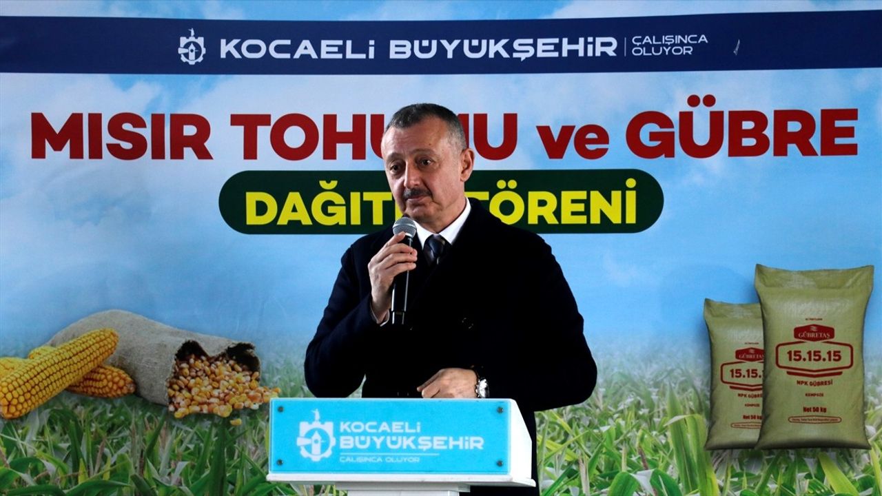 Kocaeli Büyükşehir Belediyesi'nden Çiftçilere Mısır Tohumu ve Gübre Desteği
