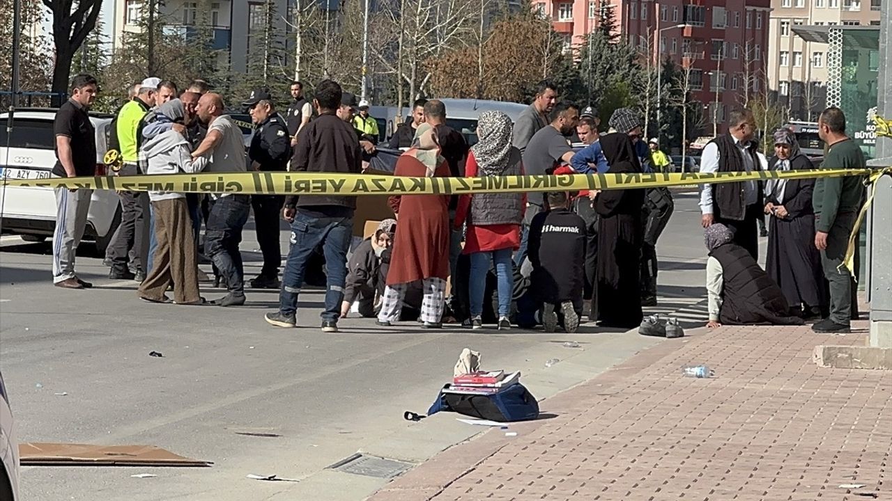 Konya'da Trafik Kazası: Bir Çocuk Hayatını Kaybetti, Diğeri Ağır Yaralandı