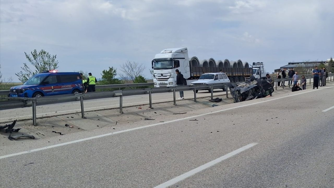 Konya'nın Kulu ilçesinde devrilen otomobilde karı-koca yaralandı