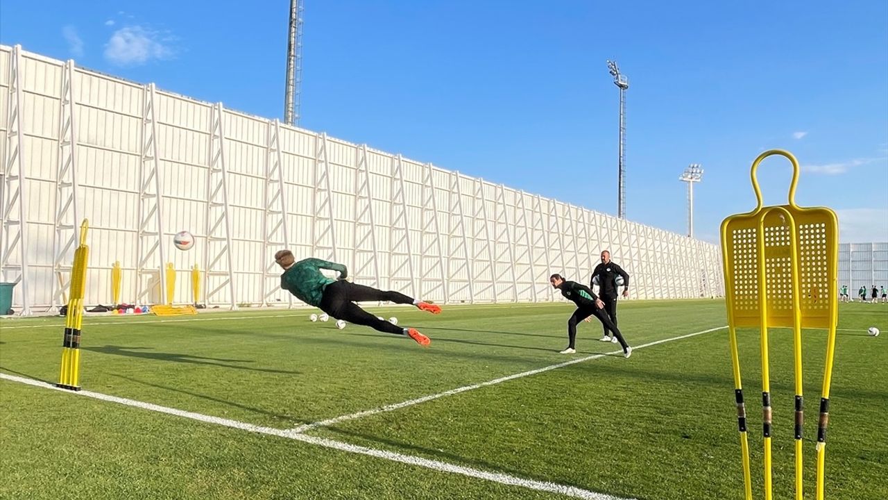 Konyaspor, Galatasaray Maçına Hazır: Teknİk Direktör Uçar Açıklamalarda Bulundu