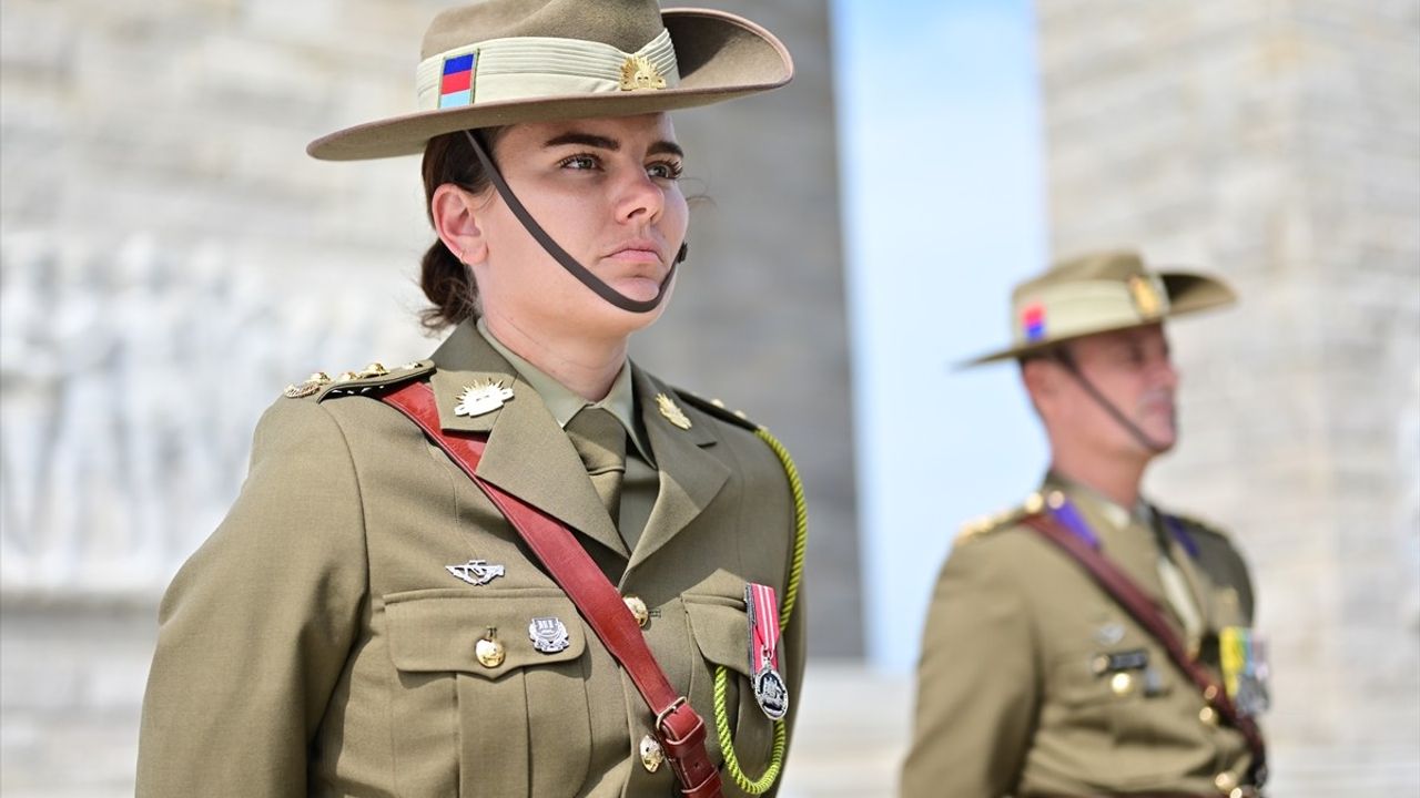 Kraliyet Prensesi Anne, Çanakkale Savaşı'nın 110. Yıldönümünde Anma Törenine Katıldı