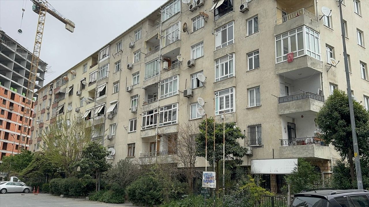 Küçükçekmece'de Deprem Sonrası 9 Bina Boşaltıldı