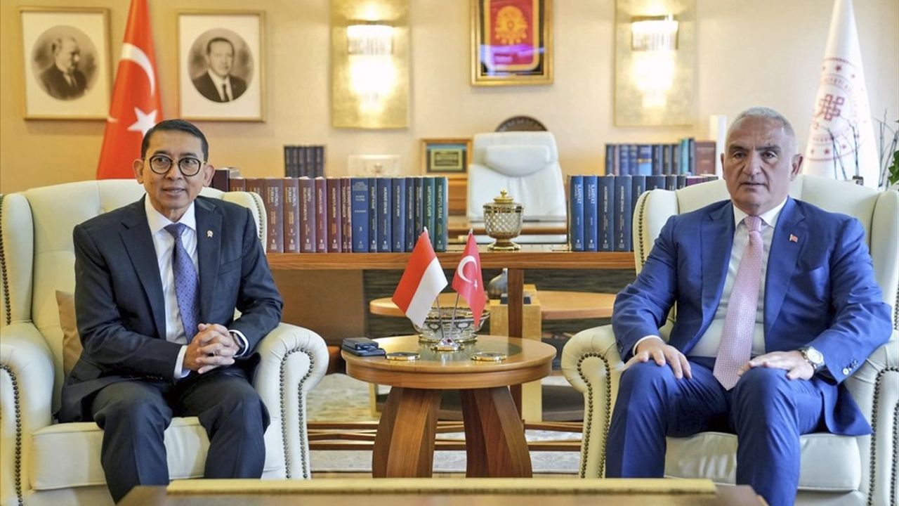Kültür ve Turizm Bakanı Ersoy, Endonezya Kültür Bakanı Zon ile Görüştü
