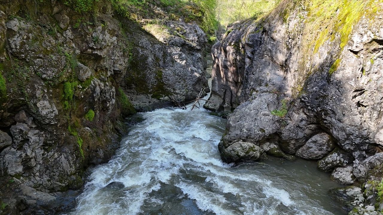 Küpkaya Kanyonu Yerli ve Yabancı Ziyaretçileri Bekliyor