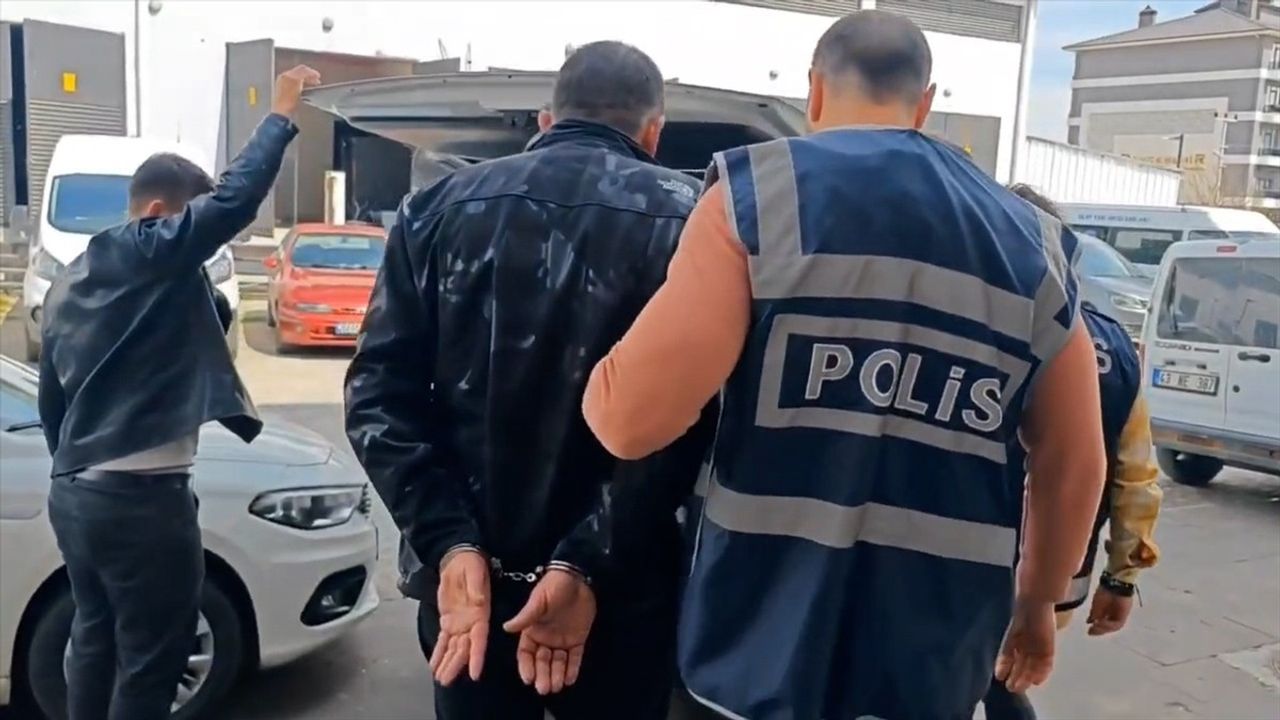 Kütahya'da 54 Yıl 4 Ay Hapis Cezası Olan Firari Hükümlü Yakalandı