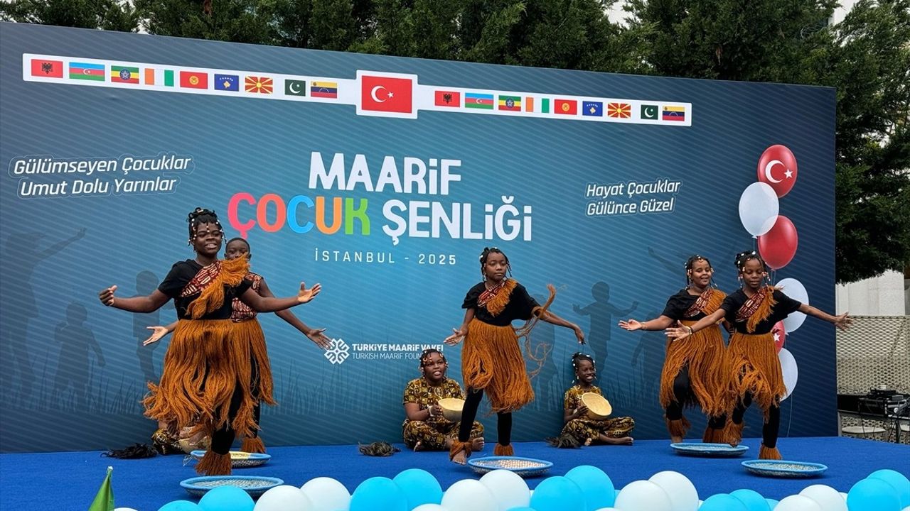 Maarif Çocuk Şenliği'nde Filistin'in Özgürlüğü İçin Şarkılar Söylendi