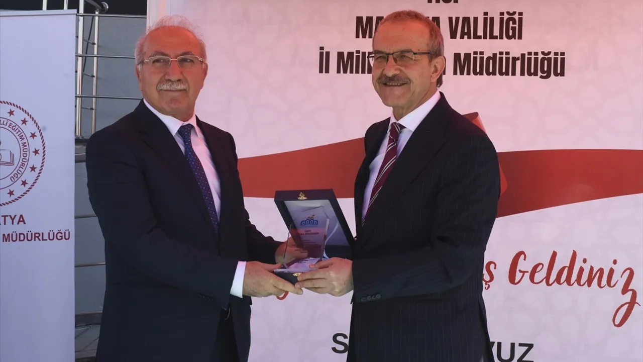 Malatya'da Hayırsever İş İnsanı Adnan Başdemir'in Yaptırdığı 16 Derslikli Okul Açıldı