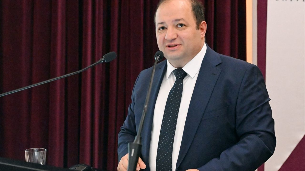 Manisa'da Doğal Doğum Sempozyumu Düzenlendi